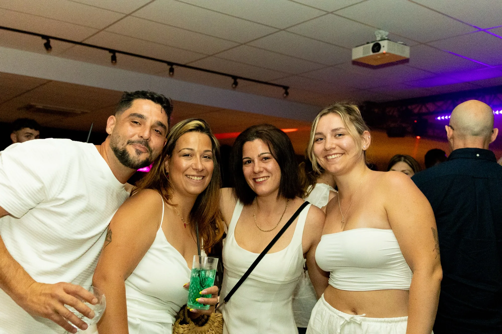 Photo White Party Favela Bar