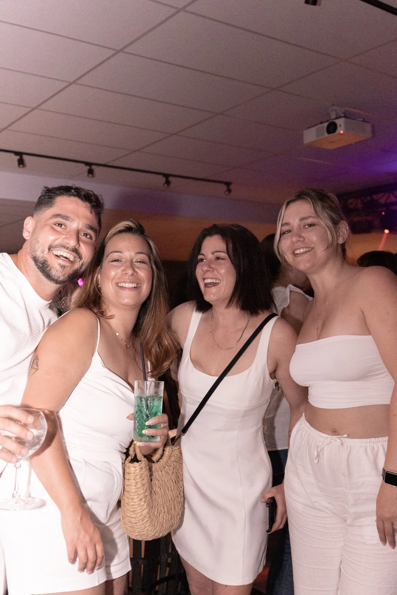 Photo White Party Favela Bar