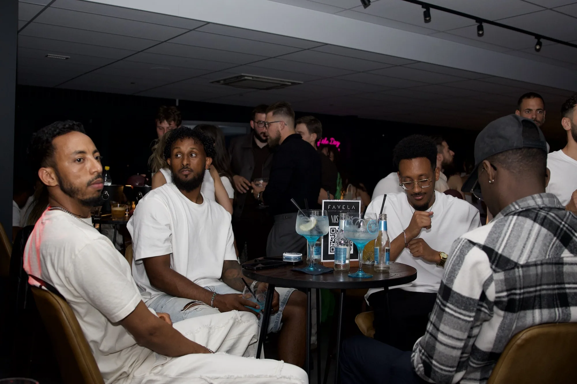 Photo White Party Favela Bar