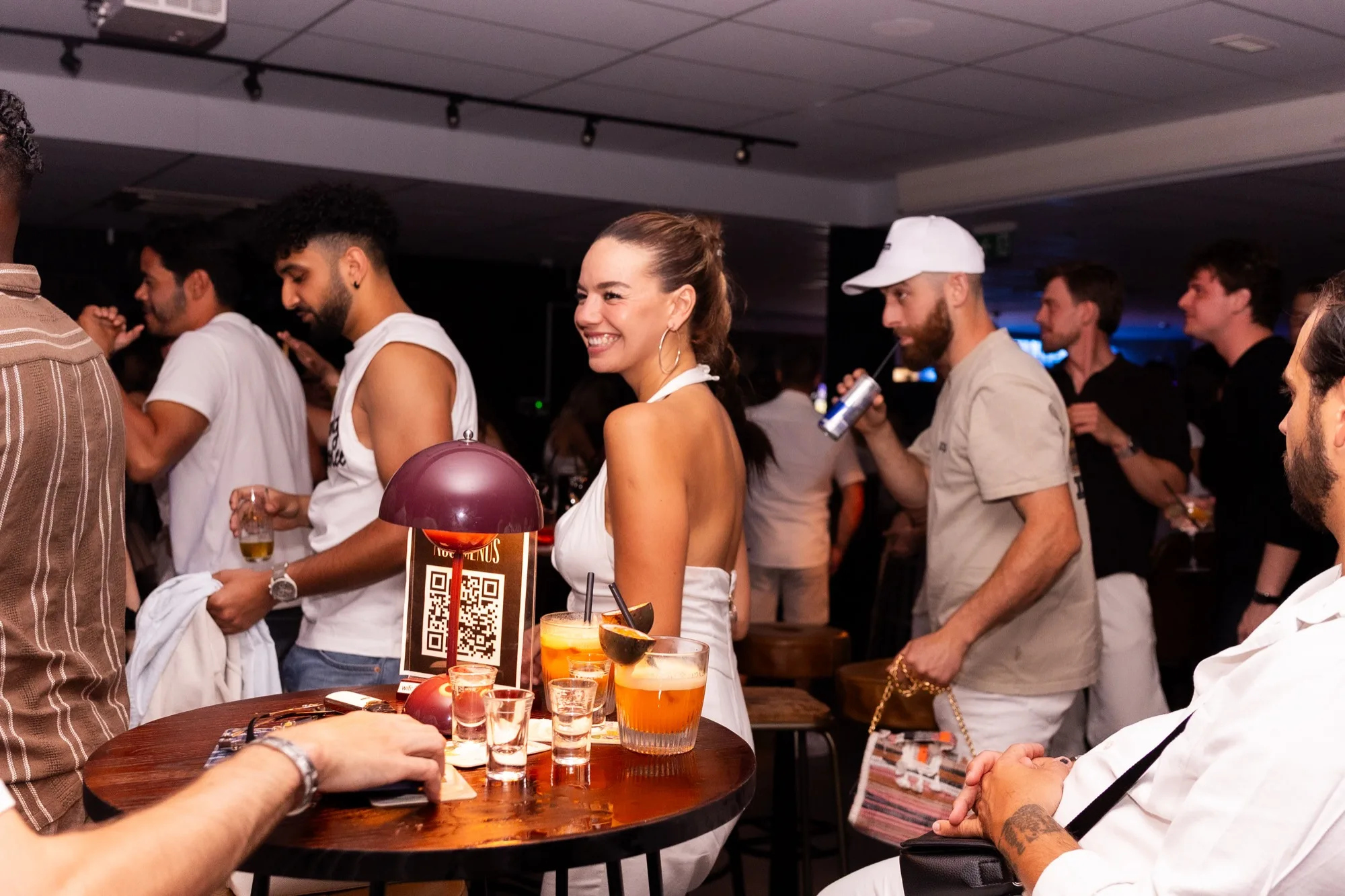 Photo White Party Favela Bar