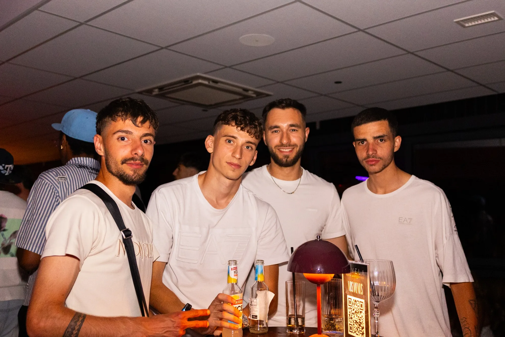 Photo White Party Favela Bar